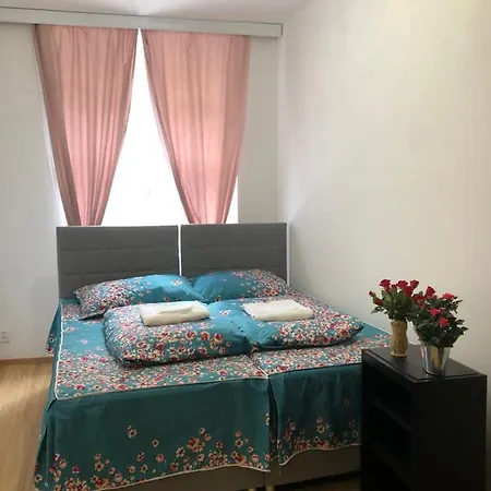 Apartament Lena *