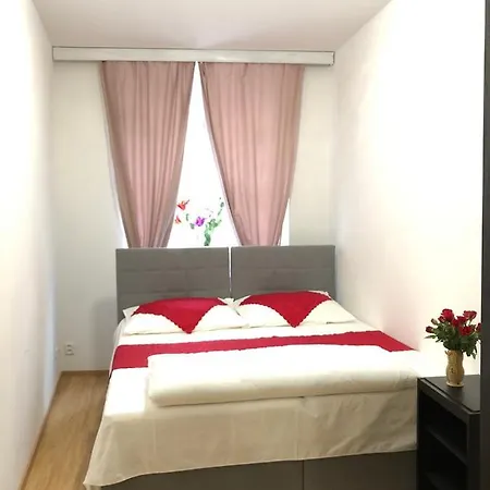 Lena Apartament *
