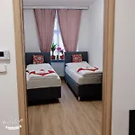 Lena Apartament *