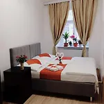 Apartament Lena *