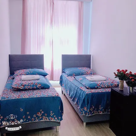 Lena براغ